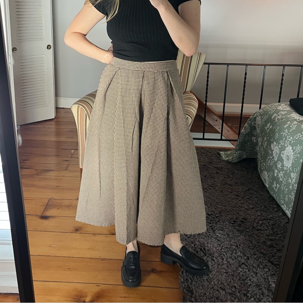 Black cream houndstooth skirt